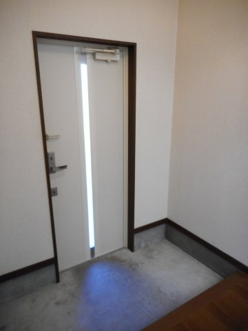 【玄関】 | 門前２Ｆ建て | ※設備は現況に従います