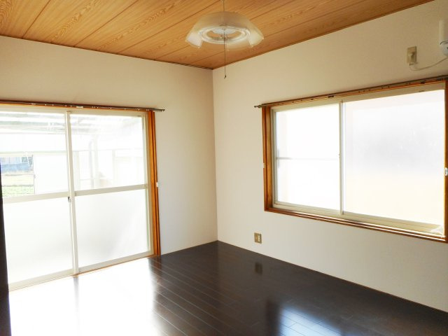 【洋室】 | 門前２Ｆ建て | ※設備は現況に従います