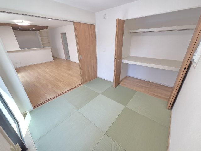太田市新井町　中古住宅の収納|和室は押入れ付き！リビングとの引き戸を開ければ開放的な空間となります！