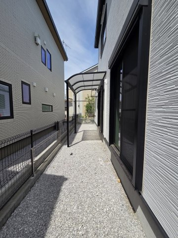 太田市新井町　中古住宅の庭|南側のお庭です。一部テラス屋根付き！