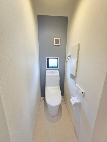 太田市新井町　中古住宅のトイレ|2階にもトイレがございます！