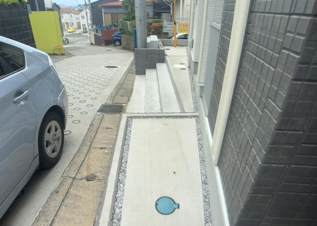 【駐車場】 | フルセイルかしわ台 | 駐車場と明記されていても、最小スペースでつくられた駐車場だと大型車は駐車できなかったり、出入りしにくくなったりする可能性があります。お車のサイズと購入したい物件の駐車場のサイズを現地で確認しましょう。