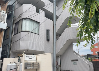 【外観】 | エターナル千代田 | 物件の詳細については、現地を見てわかること以外に、役所や法務局などで調べないとわからないことがあります。そのため、現地に行く場合は、もしこの物件を買ったらどのような生活ができるかをイメージしましょう。
