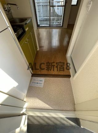 ハイシティ笹塚の玄関