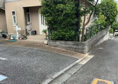 【外観】 | まほーむ藤の台 | 建物の基礎工事の方法は、主流となっているベタ基礎（防湿基礎）と布基礎の２種類に分類され、床下の通気性や耐久性などに違いがあります。建物の基礎部分の構造や付帯設備など詳細については現地でご確認ください。