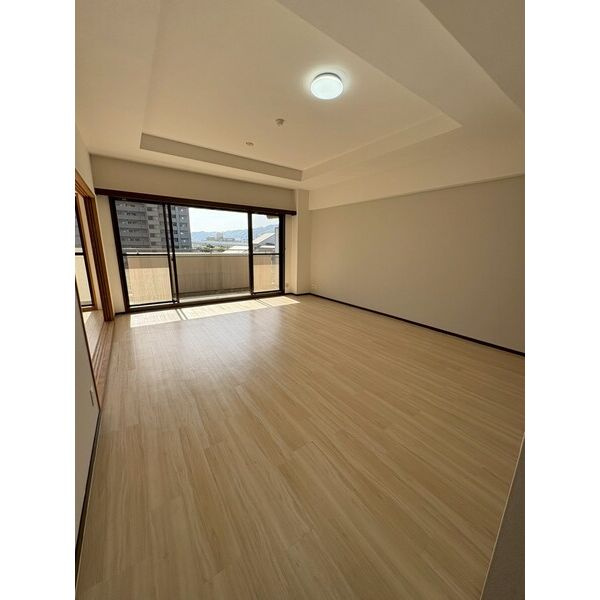アーデンコート住吉川の居間・リビング|こちらの居間で趣味の時間をお楽しみください