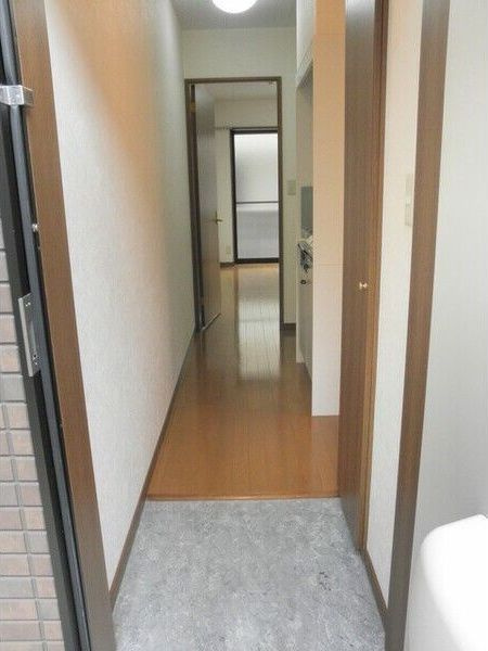 アンプルール milleの玄関