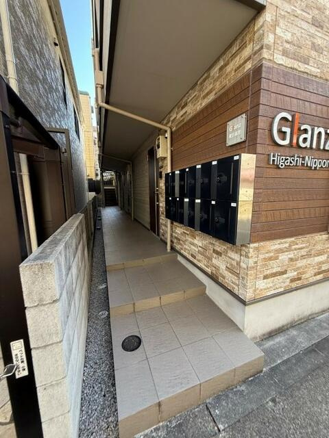 Ｇｌａｎｚ東日暮里のエントランス
