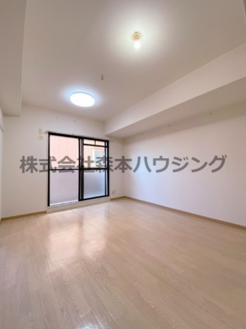 【居間・リビング】 | 　インぺリアルコート星田 | きれいなリビングです