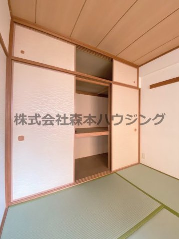 【収納】 | 　インぺリアルコート星田 | ※同タイプ別室の写真となります。
　設備内容や内装色調など相違がある場合は実際のお部屋の現状優先となります。