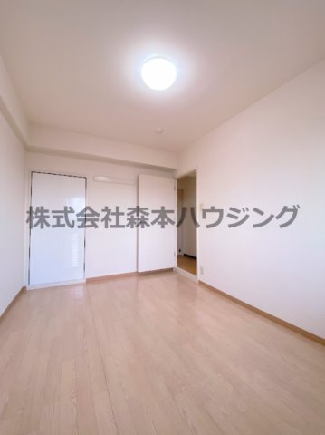 【洋室】 | 　インぺリアルコート星田 | 使いやすい洋室です