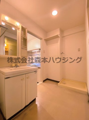 【洗面所】 | 　インぺリアルコート星田 | ※同タイプ別室の写真となります。
　設備内容や内装色調など相違がある場合は実際のお部屋の現状優先となります。