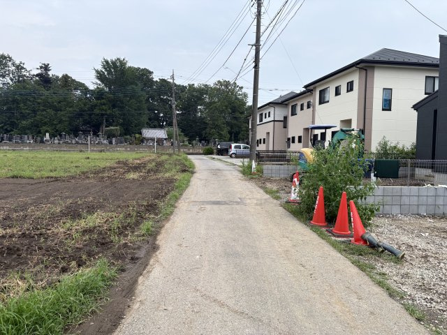 【前面道路含む現地写真】 | 深谷市稲荷町北第3　LiveleGarden.s新築戸建　全3棟　2号棟