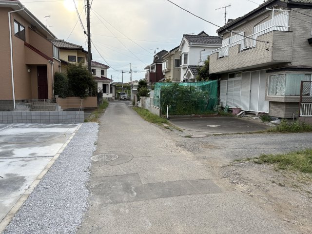 【前面道路含む現地写真】 | 深谷市稲荷町北第3　LiveleGarden.s新築戸建　全3棟　2号棟