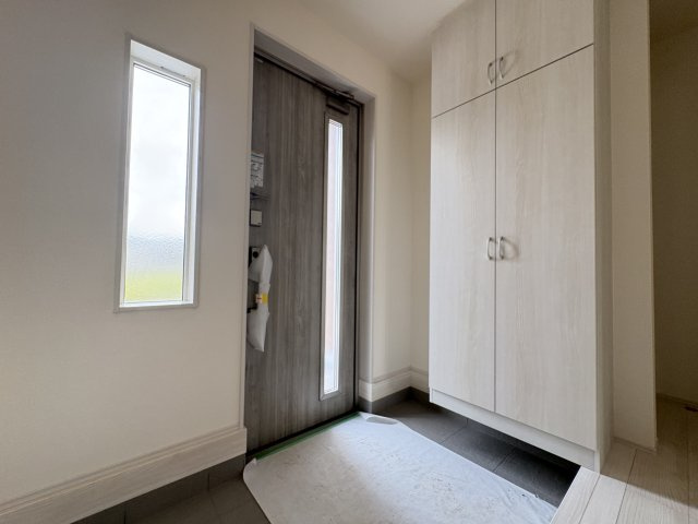 【玄関】 | 深谷市稲荷町北第3　LiveleGarden.s新築戸建　全3棟　2号棟