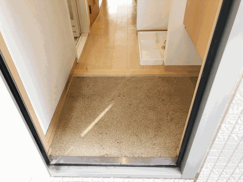 パル中村の玄関