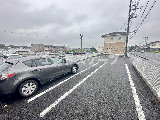 フラン　カーサⅢの駐車場|高崎、前橋のお部屋探しはエンドスケープまで！お客様の理想お聞かせ下さい♪