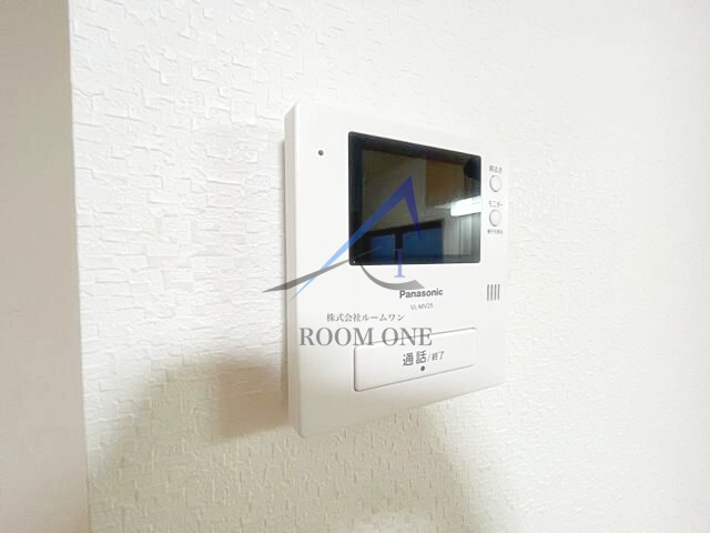 須山ハイツのセキュリティ|モニター付きインターホンです。