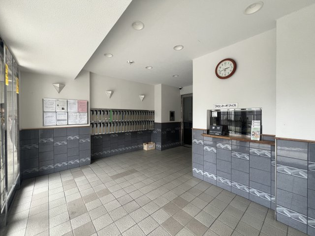 徒に、バス停・サイゼ・スーパー・小中学校歩10分圏内。ほら、駅チカが全てじゃないでしょ？一度楽したらもう後戻りはできないその感覚を私たちが防ぎます！な、【リフォーム／アークハイム東戸塚】のその他共用部分