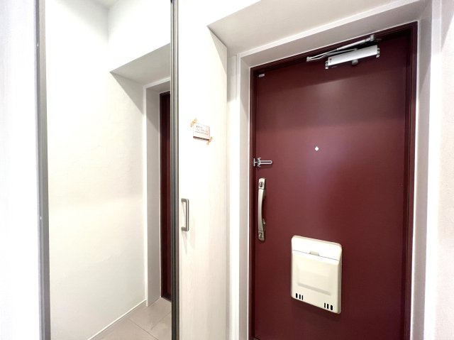 徒に、バス停・サイゼ・スーパー・小中学校歩10分圏内。ほら、駅チカが全てじゃないでしょ？一度楽したらもう後戻りはできないその感覚を私たちが防ぎます！な、【リフォーム／アークハイム東戸塚】の玄関