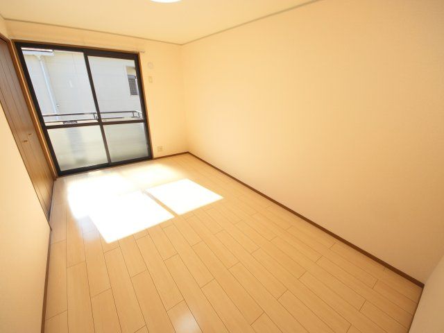 ラークハイムⅡの居間・リビング
