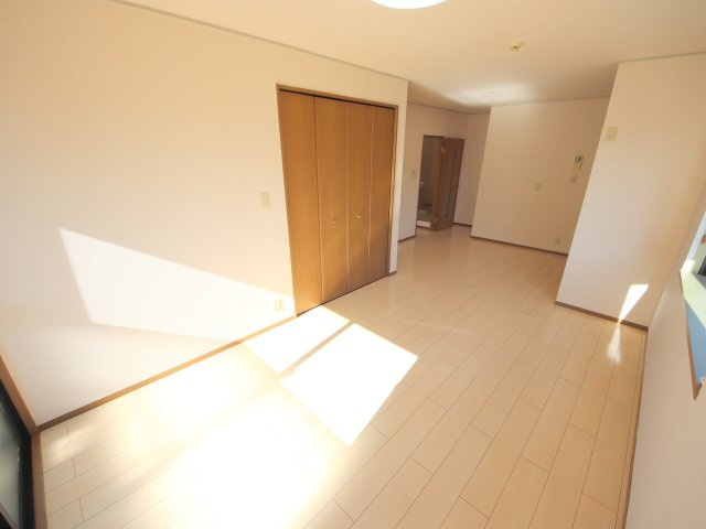 ラークハイムⅡの居間・リビング