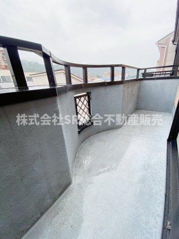 横小路町5丁目中古戸建のバルコニー|2面バルコニーです！