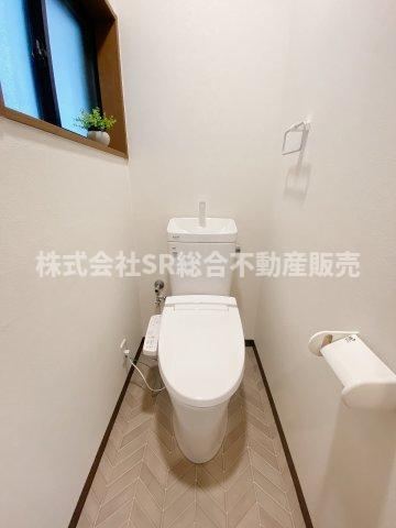 横小路町5丁目中古戸建のトイレ|温水洗浄便座もございます♪