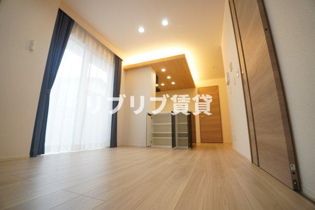 D-SOLACE新千葉3丁目の居間・リビング