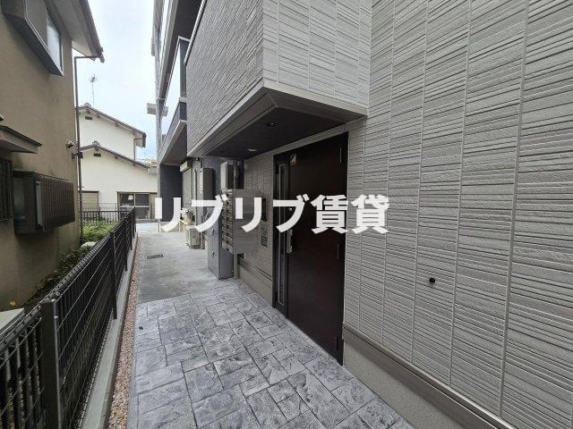 D-SOLACE新千葉3丁目のエントランス