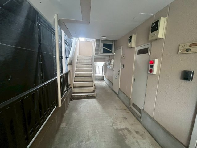 安井ビルのロビー