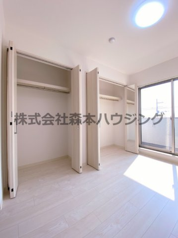 【収納】 | 　ピレーネ北条Ⅰ | ※同タイプ別室の写真となります。
　設備内容や内装色調など相違がある場合は実際のお部屋の現状優先となります。