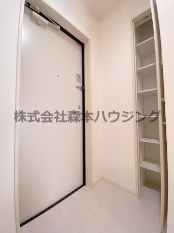【収納】 | 　ピレーネ北条Ⅰ | ※同タイプ別室の写真となります。
　設備内容や内装色調など相違がある場合は実際のお部屋の現状優先となります。
