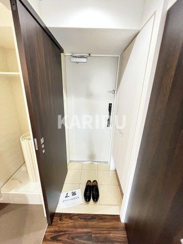W.O.B.KYOBASHIの玄関