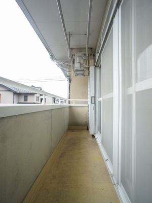 【バルコニー】 | アレストカネコ1棟 | 日当たり良好！お洗濯物がたくさん干せます♪