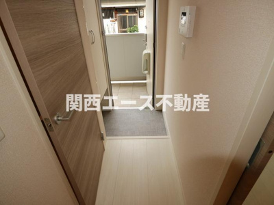【玄関】 | ルミエール東太子