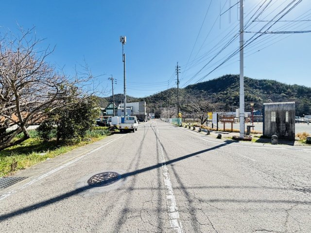 中古戸建　岐阜市日野南3丁目　令和3年築の前面道路含む現地写真