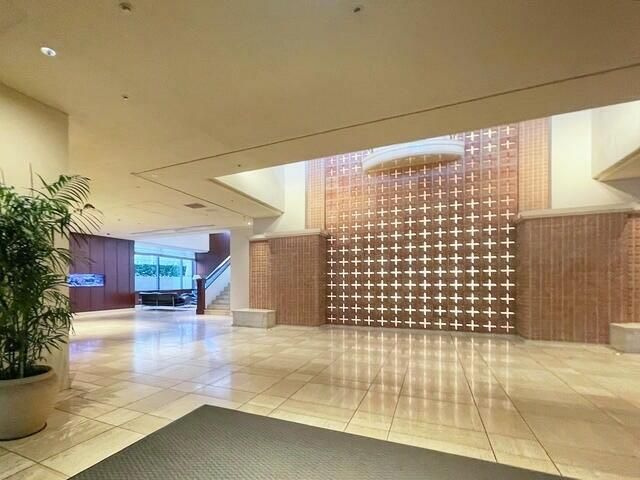 元麻布ヒルズフォレストタワーのエントランス