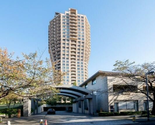 元麻布ヒルズフォレストタワーの外観