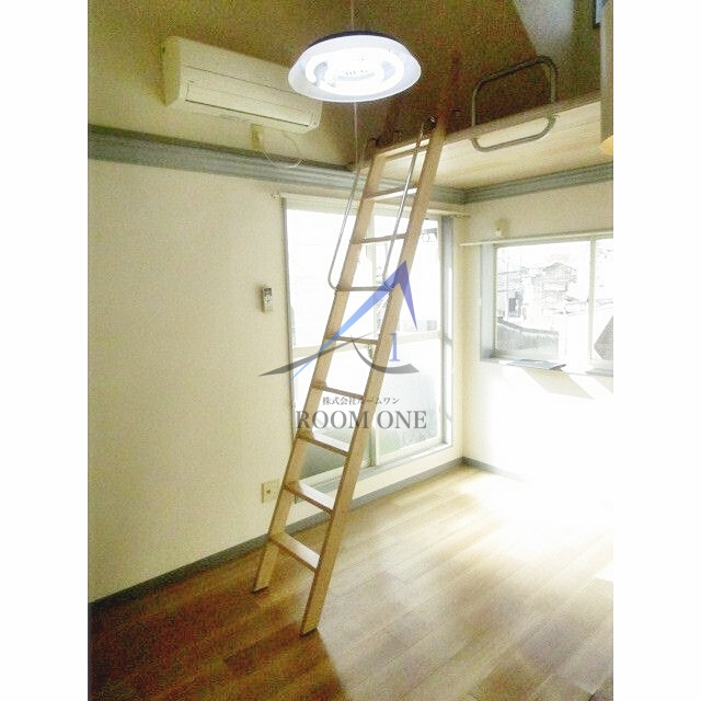スプリングハウスの居間・リビング|洋室のお部屋です。