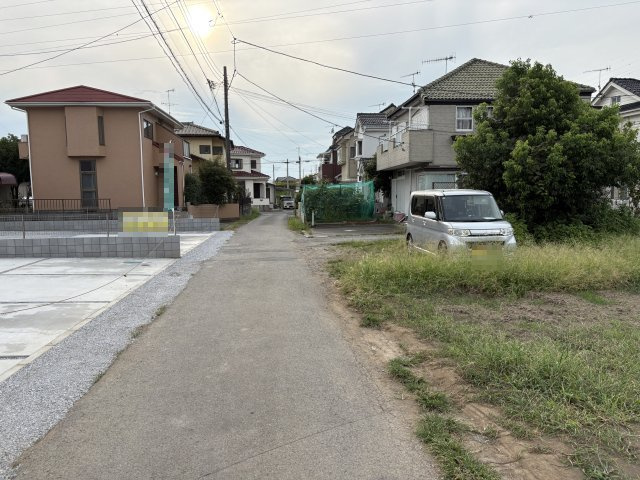 【前面道路含む現地写真】 | 深谷市稲荷町北第3　LiveleGarden.s　新築戸建　全3棟　3号棟