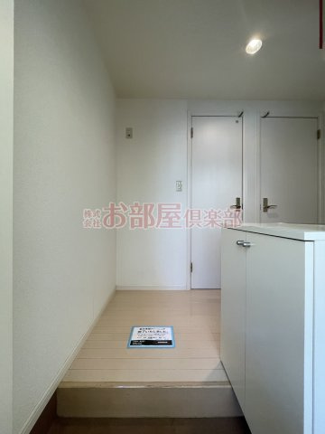 リブレア津福本町A棟のその他|きれいな玄関です