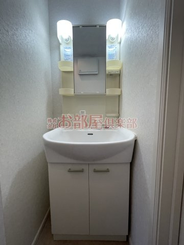 リブレア津福本町A棟の洗面所|広い洗面スペース