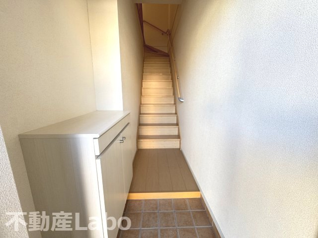 フィールグラッドBの玄関