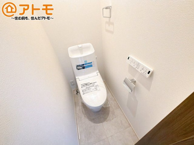 【トイレ】 | 沼津市大岡3期　新築一戸建て　全1棟 | 清潔感のあるトイレです！