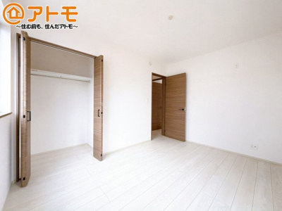 【子供部屋】 | 沼津市大岡3期　新築一戸建て　全1棟 | 広々使える収納付きの洋室です♪