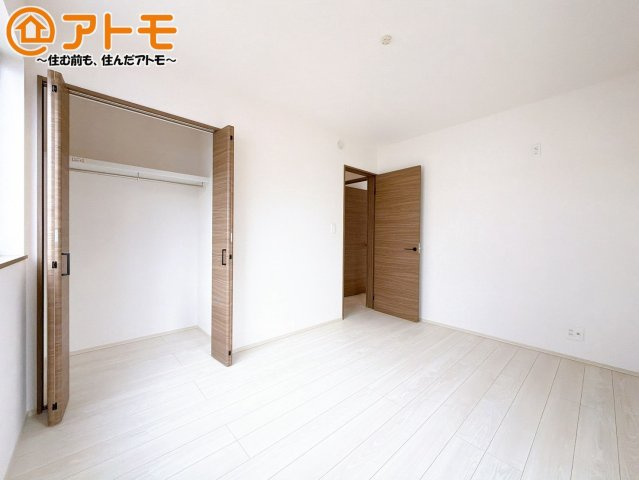 【子供部屋】 | 沼津市大岡3期　新築一戸建て　全1棟 | 広々使える収納付きの洋室です♪