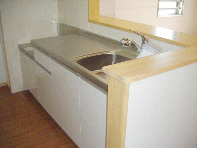 オリーブコート塚田のキッチン|ガスコンロ設置可能のキッチンです