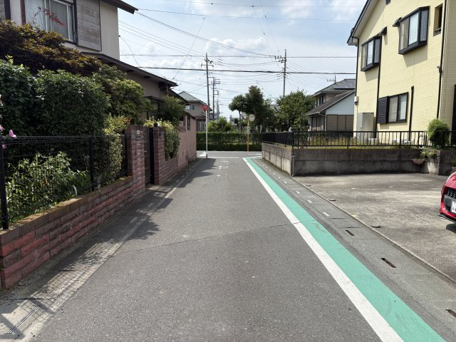 【前面道路含む現地写真】 | 熊谷市拾六間第7   LiveleGarden.s　新築戸建　全2棟　2号棟
