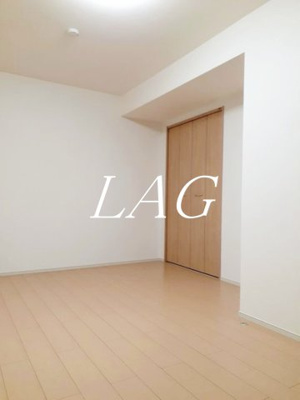 【居間・リビング】 | サンクス・フレンドリーズ | 洋室のお部屋です。
